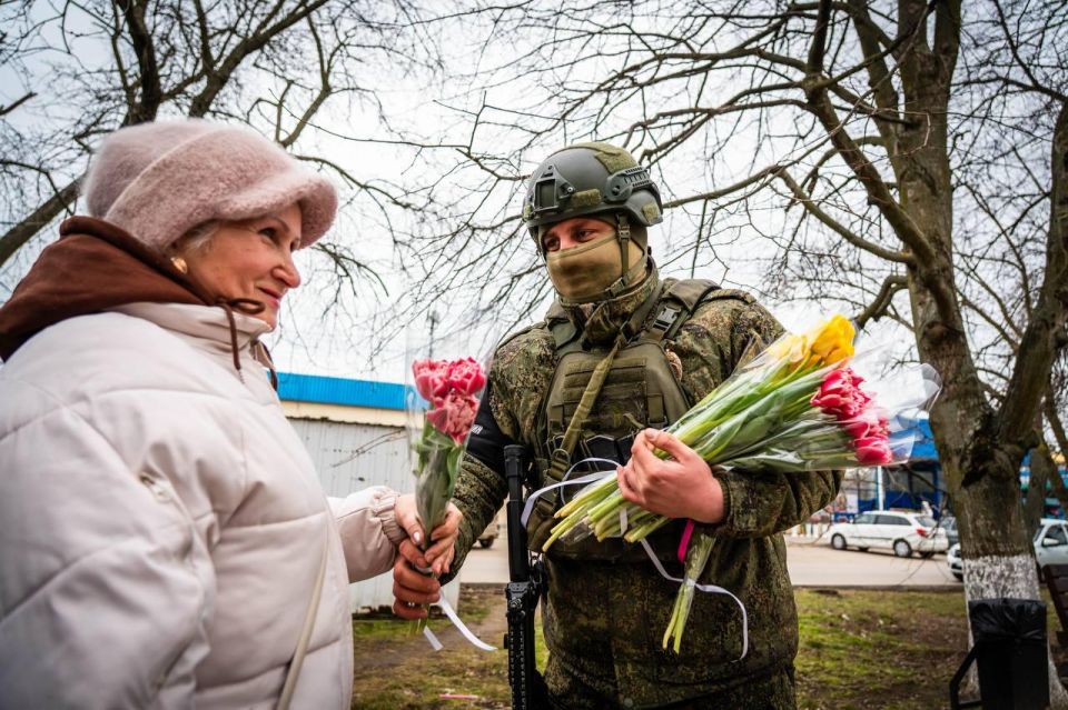 Владимир Сальдо: В Геническе поздравили женщин с 8 Марта Владимир Сальдо: В Геническе поздравили женщин с 8 Марта