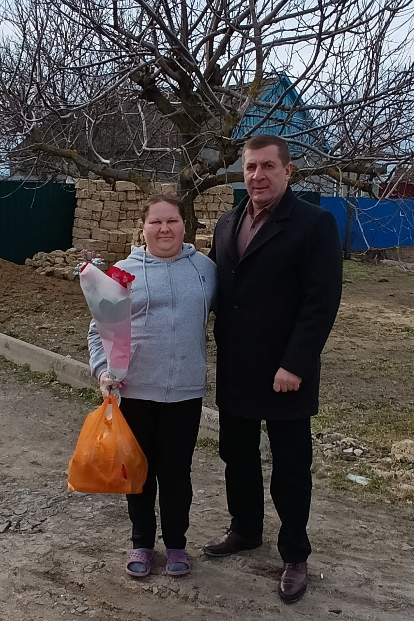 Депутатский корпус Нижнесерогозского МО и секретари первичных отделений партии «Единая Россия» организовали адресные ,тёплые поздравления с Международным женским днем жён, сестёр и матерей участников специальной военной... Депутатский корпус Нижнесерогозского МО и секретари первичных отделений партии «Единая Россия» организовали адресные ,тёплые поздравления с Международным женским днем жён, сестёр и матерей участников специальной военной...