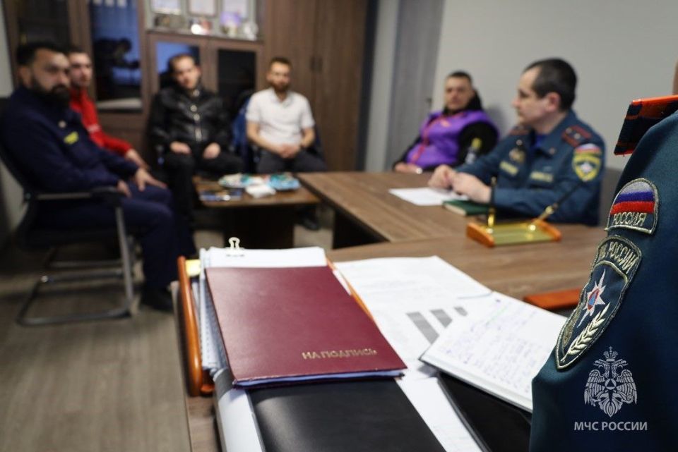 Замначальника ГУ МЧС по Херсонщине Александр Сарангов провел встречу с представителями волонтерских организаций региона Замначальника ГУ МЧС по Херсонщине Александр Сарангов провел встречу с представителями волонтерских организаций региона