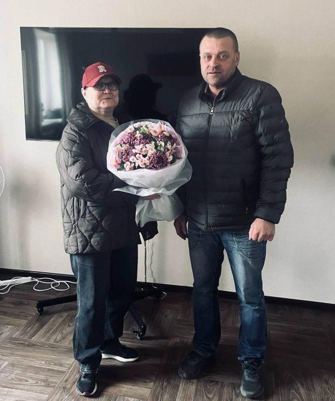 Женщин руководителей организаций и учреждений округа поздравили с праздником 8 Марта Женщин руководителей организаций и учреждений округа поздравили с праздником 8 Марта