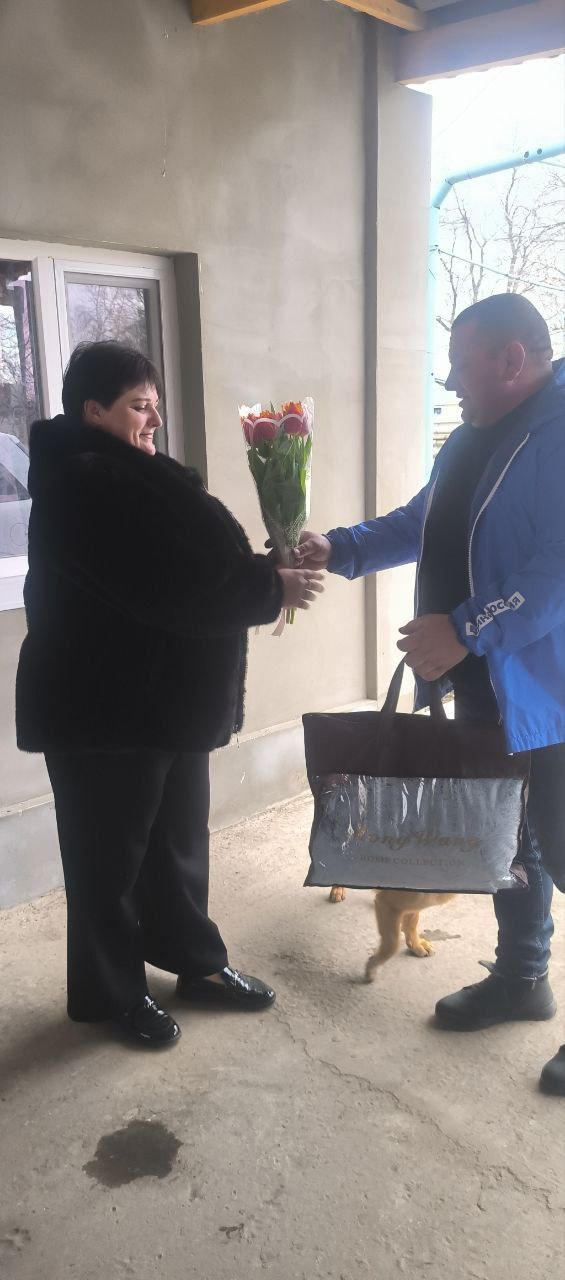 Депутатский корпус Нижнесерогозского МО и секретари первичных отделений партии «Единая Россия» организовали адресные ,тёплые поздравления с Международным женским днем жён, сестёр и матерей участников специальной военной... Депутатский корпус Нижнесерогозского МО и секретари первичных отделений партии «Единая Россия» организовали адресные ,тёплые поздравления с Международным женским днем жён, сестёр и матерей участников специальной военной...