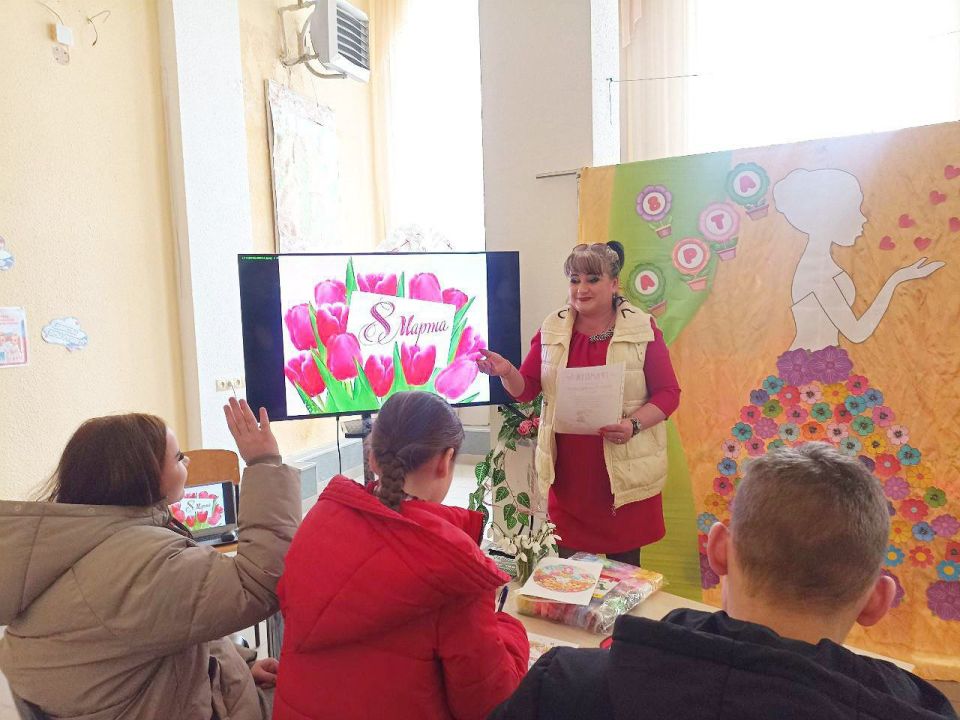 В Любимовском учреждении культуры прошёл час семейного общения "Сердца в подарок" В Любимовском учреждении культуры прошёл час семейного общения "Сердца в подарок"