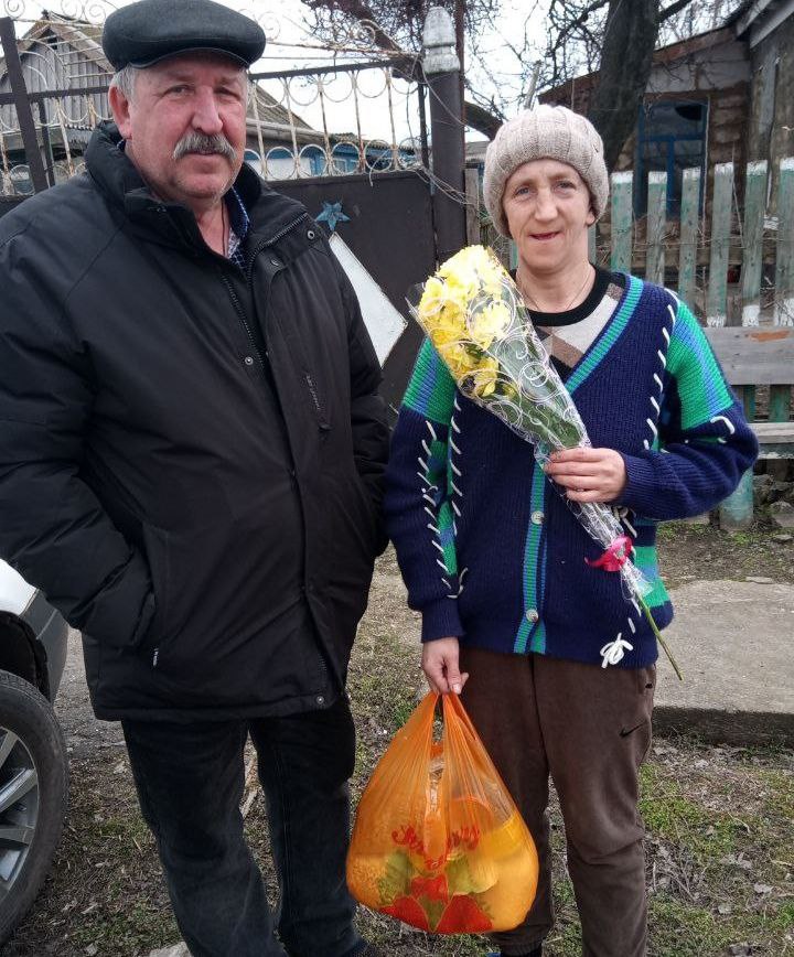 Депутатский корпус Нижнесерогозского МО и секретари первичных отделений партии «Единая Россия» организовали адресные ,тёплые поздравления с Международным женским днем жён, сестёр и матерей участников специальной военной... Депутатский корпус Нижнесерогозского МО и секретари первичных отделений партии «Единая Россия» организовали адресные ,тёплые поздравления с Международным женским днем жён, сестёр и матерей участников специальной военной...