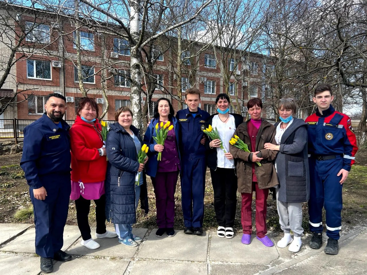 Владимир Сальдо: Добровольцы Херсонского регионального отделения Всероссийского студенческого корпуса спасателей поздравили женщин-медиков и сотрудниц экстренных служб Владимир Сальдо: Добровольцы Херсонского регионального отделения Всероссийского студенческого корпуса спасателей поздравили женщин-медиков и сотрудниц экстренных служб