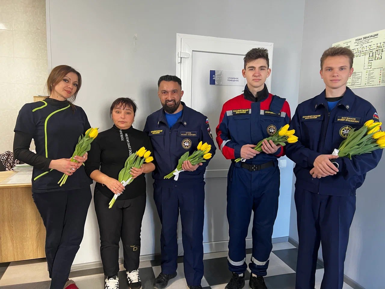 Владимир Сальдо: Добровольцы Херсонского регионального отделения Всероссийского студенческого корпуса спасателей поздравили женщин-медиков и сотрудниц экстренных служб Владимир Сальдо: Добровольцы Херсонского регионального отделения Всероссийского студенческого корпуса спасателей поздравили женщин-медиков и сотрудниц экстренных служб