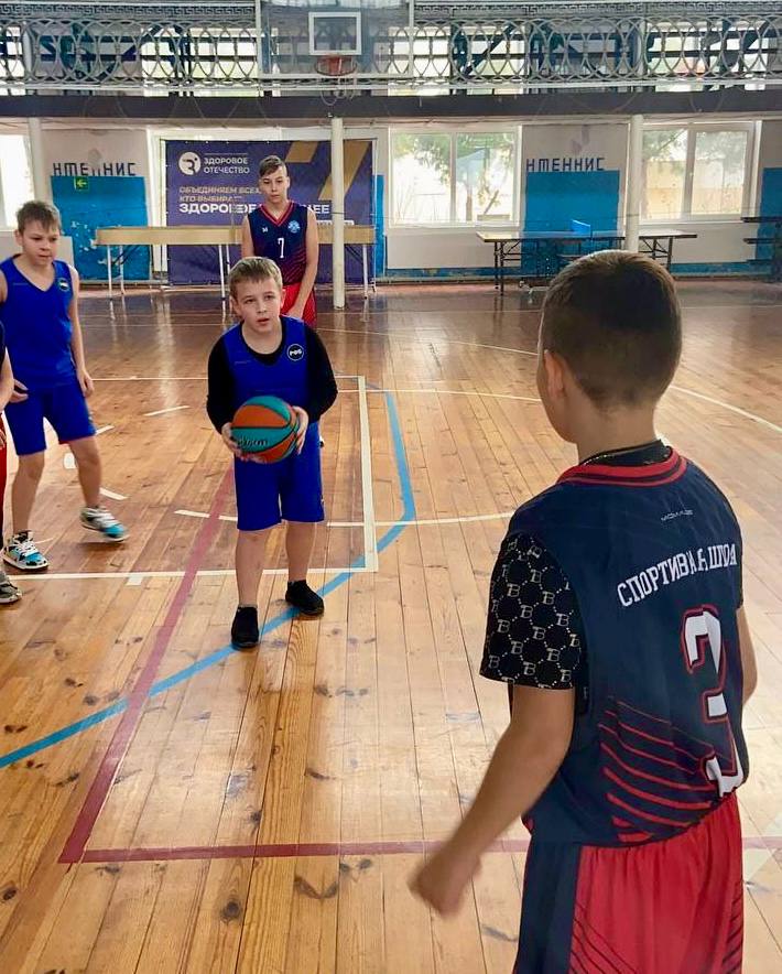 В Геническе прошли соревнования по баскетболу 33 среди игроков до 13 и до 19 лет В Геническе прошли соревнования по баскетболу 33 среди игроков до 13 и до 19 лет