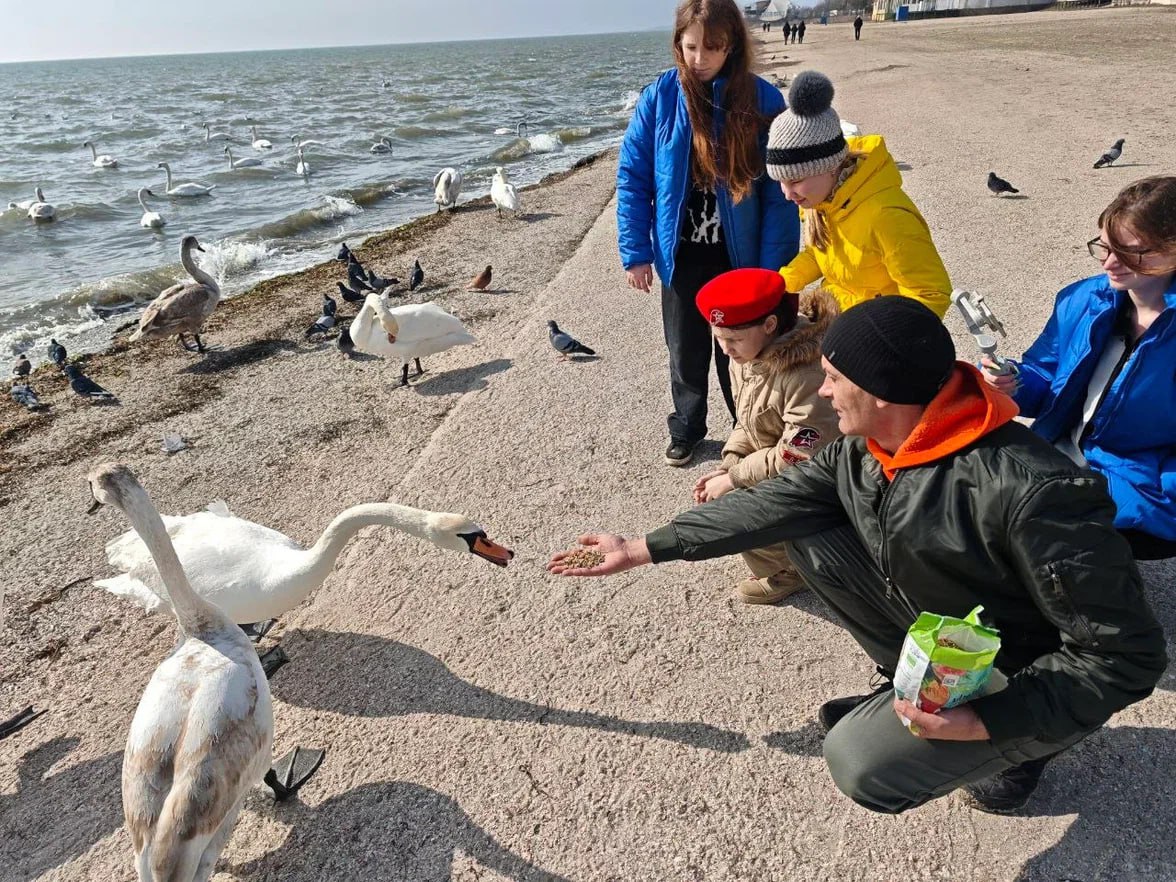 Сотрудники Скадовского лесоохотничьего хозяйства провели выездное занятие для активистов Движения Первых и "Юнармии" Сотрудники Скадовского лесоохотничьего хозяйства провели выездное занятие для активистов Движения Первых и "Юнармии"