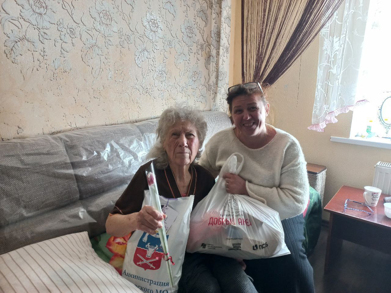 Активисты ТОС "Мечта" города Каховка поздравили маломобильных женщин с 8 марта Активисты ТОС "Мечта" города Каховка поздравили маломобильных женщин с 8 марта