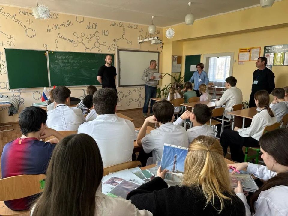 Сотрудники природного парка «Джарылгач» провели экоурок для школьников Приморского Сотрудники природного парка «Джарылгач» провели экоурок для школьников Приморского