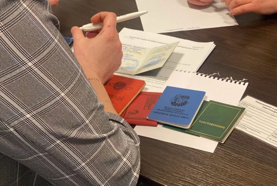 Лечения в профильных клиниках, помощь в приобретении медикаментов, оформление пособий — помощь, за которой на неделе приемов "Единой России" обращались жители области Лечения в профильных клиниках, помощь в приобретении медикаментов, оформление пособий — помощь, за которой на неделе приемов "Единой России" обращались жители области