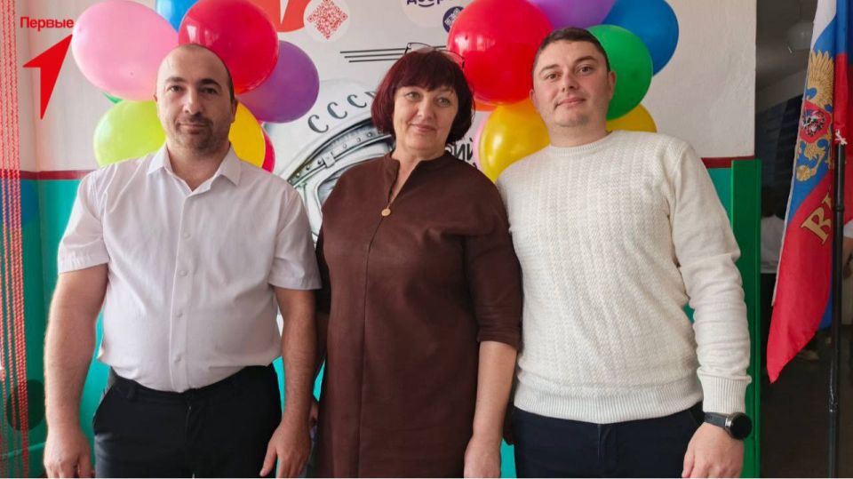 Первые Строгановской школы приняли участие в линейке ко Дню 8 Марта Первые Строгановской школы приняли участие в линейке ко Дню 8 Марта