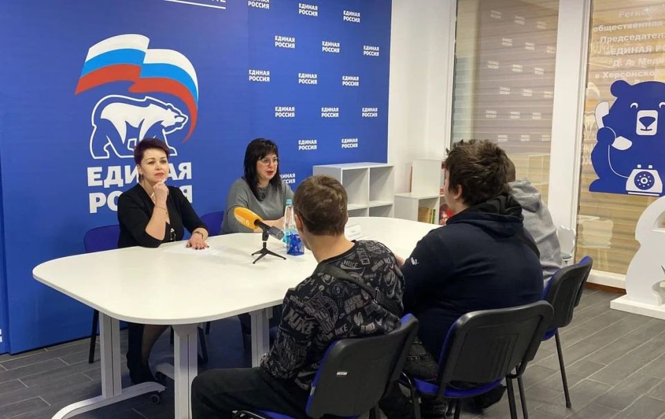 Лечения в профильных клиниках, помощь в приобретении медикаментов, оформление пособий — помощь, за которой на неделе приемов "Единой России" обращались жители области Лечения в профильных клиниках, помощь в приобретении медикаментов, оформление пособий — помощь, за которой на неделе приемов "Единой России" обращались жители области