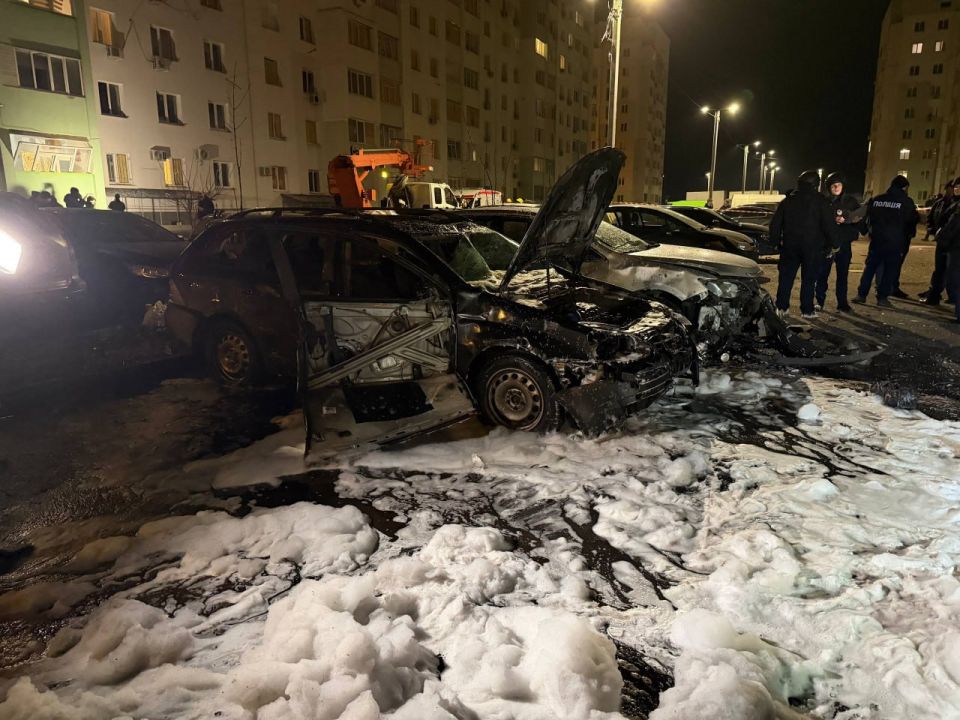 Харьков: прилёт в жилой дом на Индустриальной Харьков: прилёт в жилой дом на Индустриальной