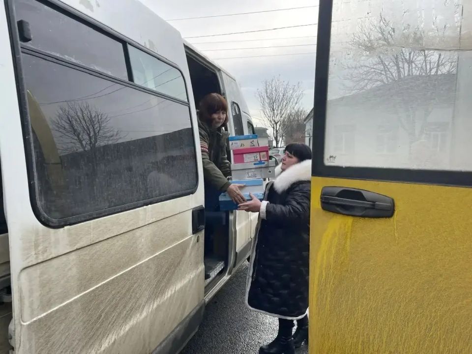 Адресную помощь в Алешкинский округ передали волонтеры из Новороссийска Адресную помощь в Алешкинский округ передали волонтеры из Новороссийска