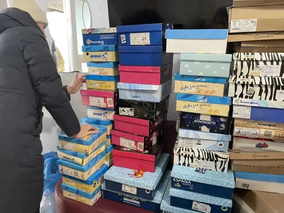 Адресную помощь в Алешкинский округ передали волонтеры из Новороссийска Адресную помощь в Алешкинский округ передали волонтеры из Новороссийска