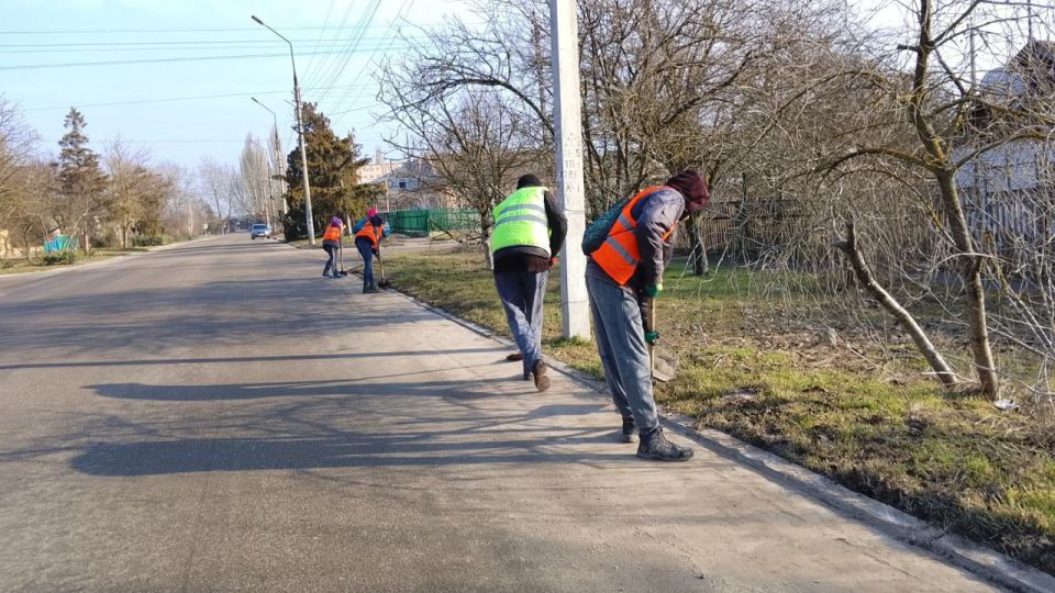 В Скадовске продолжается масштабная уборка города: «Джарылгач» наводит чистоту В Скадовске продолжается масштабная уборка города: «Джарылгач» наводит чистоту