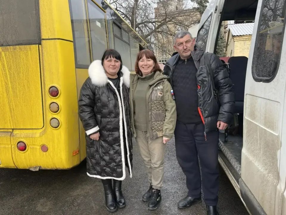 Адресную помощь в Алешкинский округ передали волонтеры из Новороссийска Адресную помощь в Алешкинский округ передали волонтеры из Новороссийска