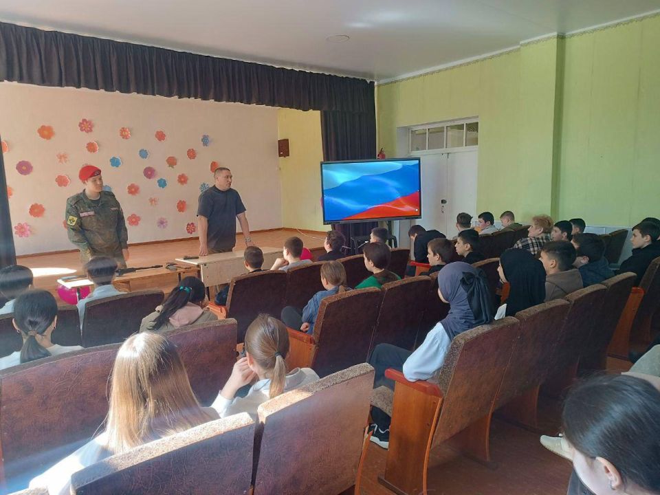 В Ровном прошло занятие по начальной военной подготовке для учащихся округа В Ровном прошло занятие по начальной военной подготовке для учащихся округа