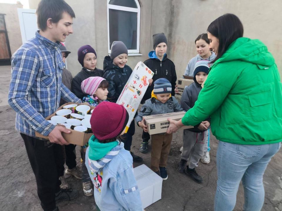 Шефы из Краснодарского края оказывают адресную помощь жителям Херсонской области Шефы из Краснодарского края оказывают адресную помощь жителям Херсонской области