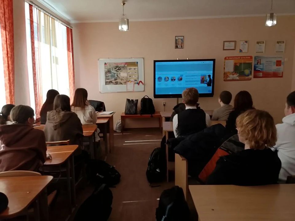 Скадовские школьники познакомились с миром телекоммуникаций на профориентационном занятии Скадовские школьники познакомились с миром телекоммуникаций на профориентационном занятии