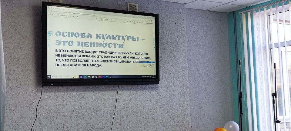 В Нижнесерогозском центре культуры и досуга при поддержке партии Единая Россия состоялось познавательное мероприятие под названием «Многонациональная держава» В Нижнесерогозском центре культуры и досуга при поддержке партии Единая Россия состоялось познавательное мероприятие под названием «Многонациональная держава»