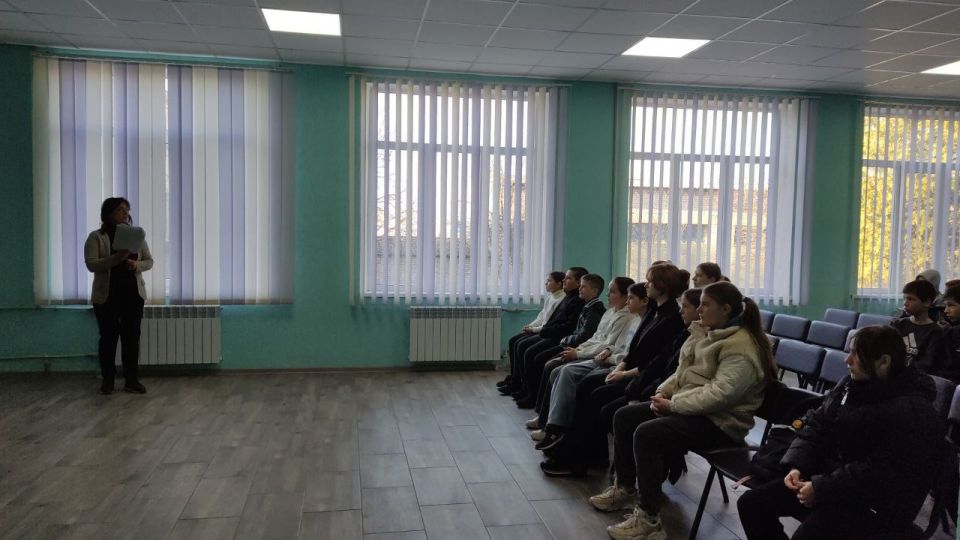 В Нижнесерогозском центре культуры и досуга при поддержке партии Единая Россия состоялось познавательное мероприятие под названием «Многонациональная держава» В Нижнесерогозском центре культуры и досуга при поддержке партии Единая Россия состоялось познавательное мероприятие под названием «Многонациональная держава»