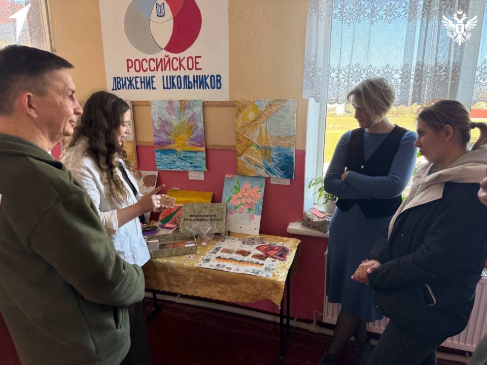 Павел Шувалкин открыл презентацию патриотической настольной игры в Круглоозерской школе Павел Шувалкин открыл презентацию патриотической настольной игры в Круглоозерской школе