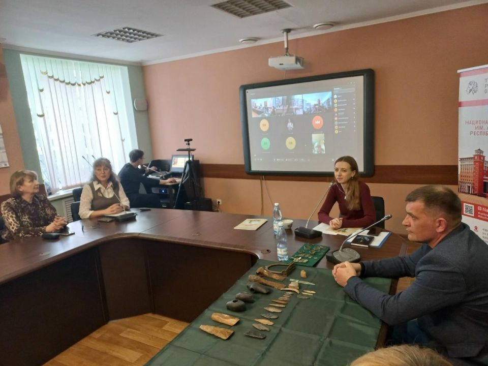Мордовия передала Каланчакской библиотеке «Тавричаночка» книги семьи Смородиных Мордовия передала Каланчакской библиотеке «Тавричаночка» книги семьи Смородиных
