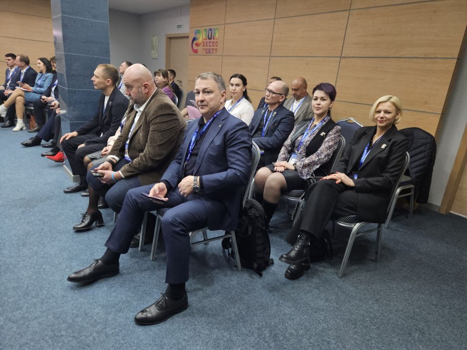 Приняла участие во втором окружном отчетно-программном форуме «Единой России» «Есть результат!» Приняла участие во втором окружном отчетно-программном форуме «Единой России» «Есть результат!»
