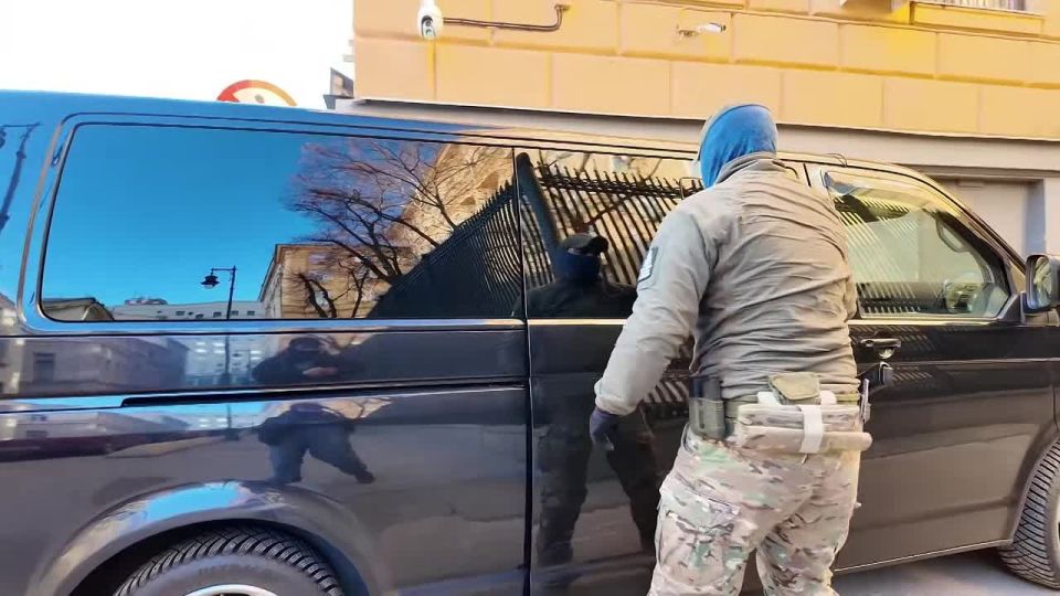 ФСБ России в Московской и Тверской областях пресечена противоправная деятельность двух граждан РФ