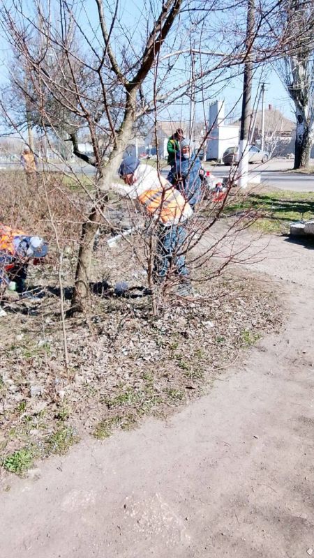 Работы по облагораживанию пгт Новооалексеевка Генического МО продолжаются! Работы по облагораживанию пгт Новооалексеевка Генического МО продолжаются!