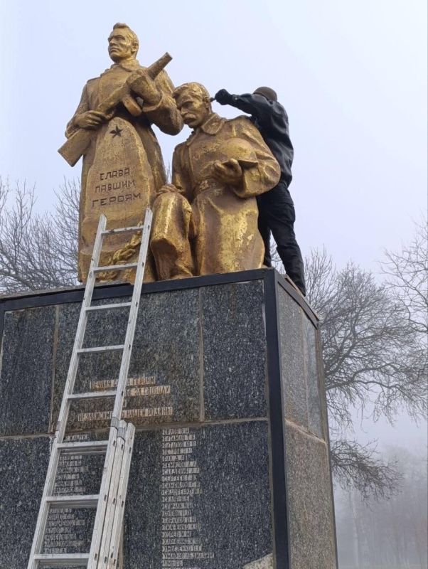 В Геническом округе продолжаются работы по весеннему благоустройству В Геническом округе продолжаются работы по весеннему благоустройству