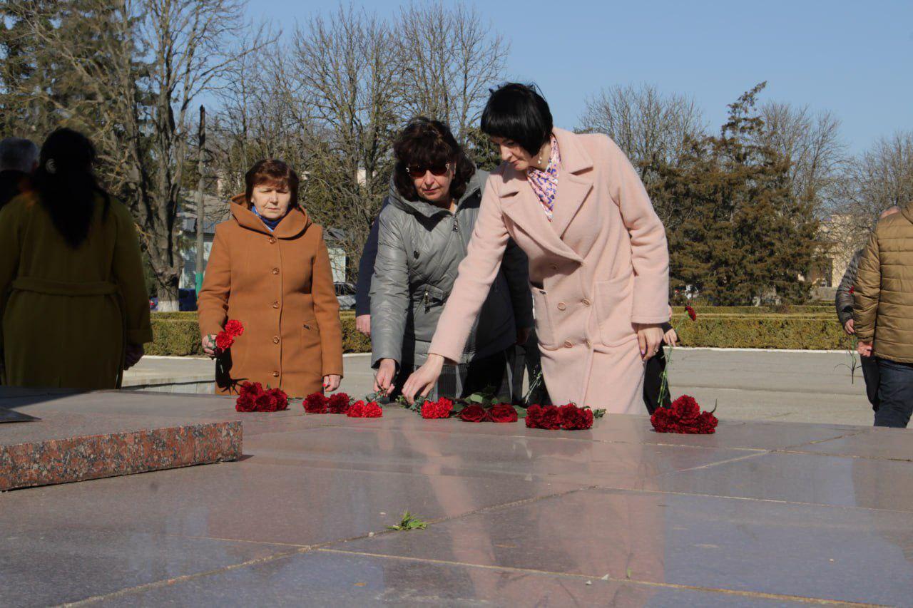 В Чаплинском муниципальном округе состоялся памятный митинг, посвящённый освобождению Херсона от фашистских захватчиков В Чаплинском муниципальном округе состоялся памятный митинг, посвящённый освобождению Херсона от фашистских захватчиков