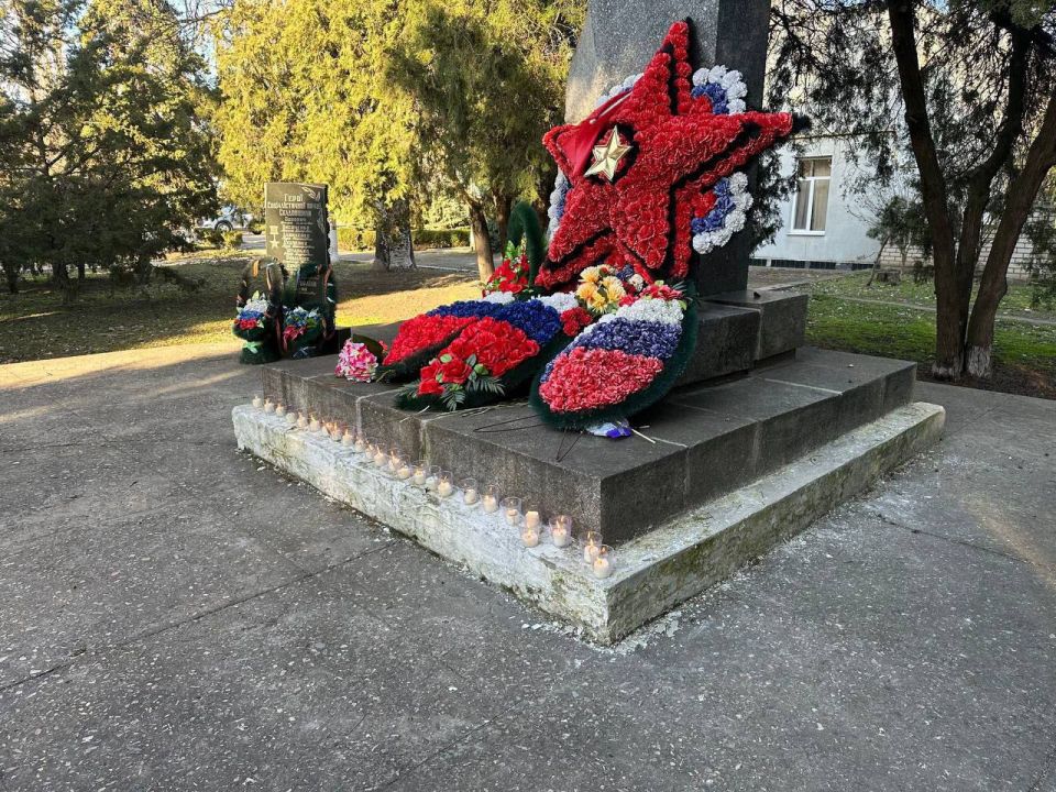 Возложение цветов ко Дню освобождения Херсона в Скадовске Возложение цветов ко Дню освобождения Херсона в Скадовске