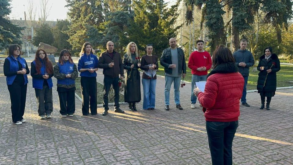 Возложение цветов ко Дню освобождения Херсона в Скадовске Возложение цветов ко Дню освобождения Херсона в Скадовске