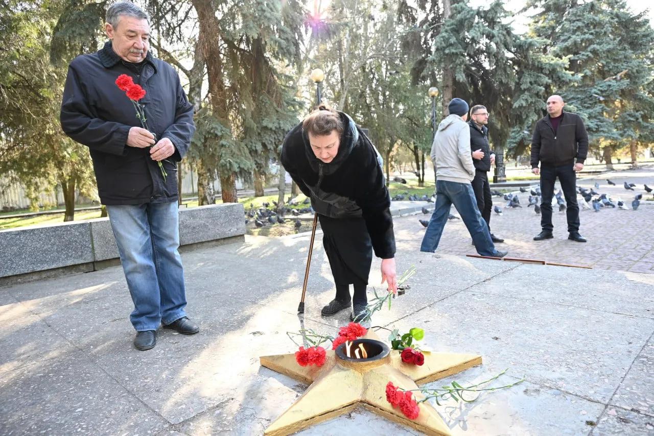 В Скадовске почтили память освободителей Херсона от немецко-фашистских захватчиков В Скадовске почтили память освободителей Херсона от немецко-фашистских захватчиков