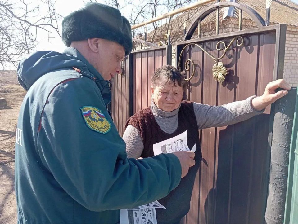 В Чаплинском муниципальном округе провели профилактические мероприятия в рамках месячника пожарной безопасности В Чаплинском муниципальном округе провели профилактические мероприятия в рамках месячника пожарной безопасности