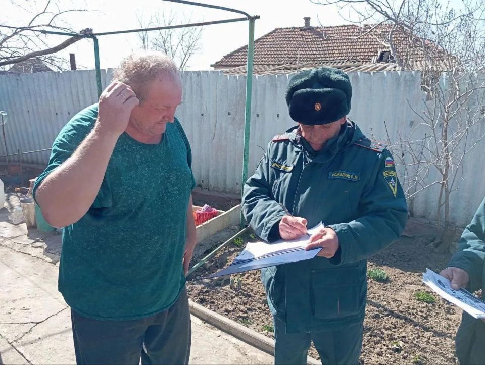 В Чаплинском муниципальном округе провели профилактические мероприятия в рамках месячника пожарной безопасности В Чаплинском муниципальном округе провели профилактические мероприятия в рамках месячника пожарной безопасности