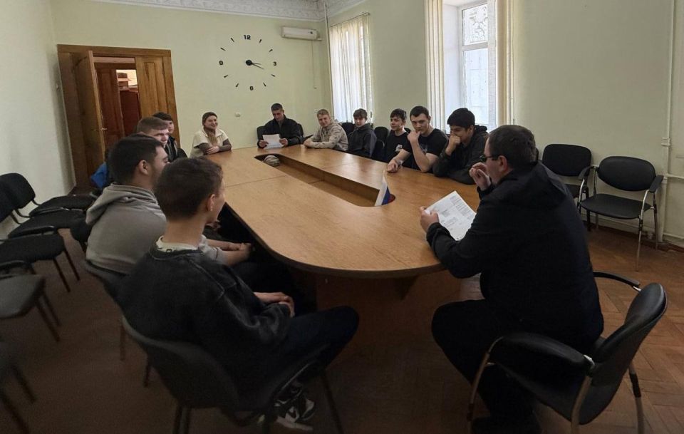 Просветительский час «Освобождение города Херсона от немецко-фашистских захватчиков» в Великолепетихском округе Просветительский час «Освобождение города Херсона от немецко-фашистских захватчиков» в Великолепетихском округе