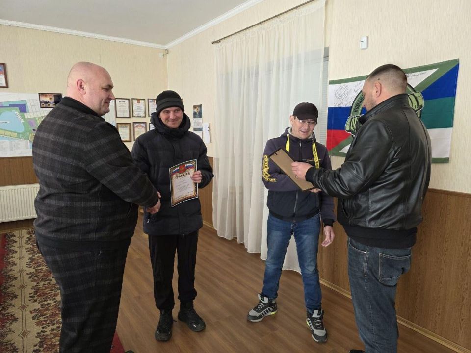 В ТУ «Лазурное» отметили работников жилищно-коммунального хозяйства В ТУ «Лазурное» отметили работников жилищно-коммунального хозяйства