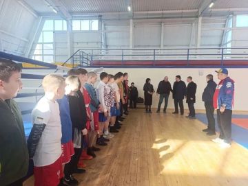 Шефы из Краснодарского края передали подарки спортсменам Геническа