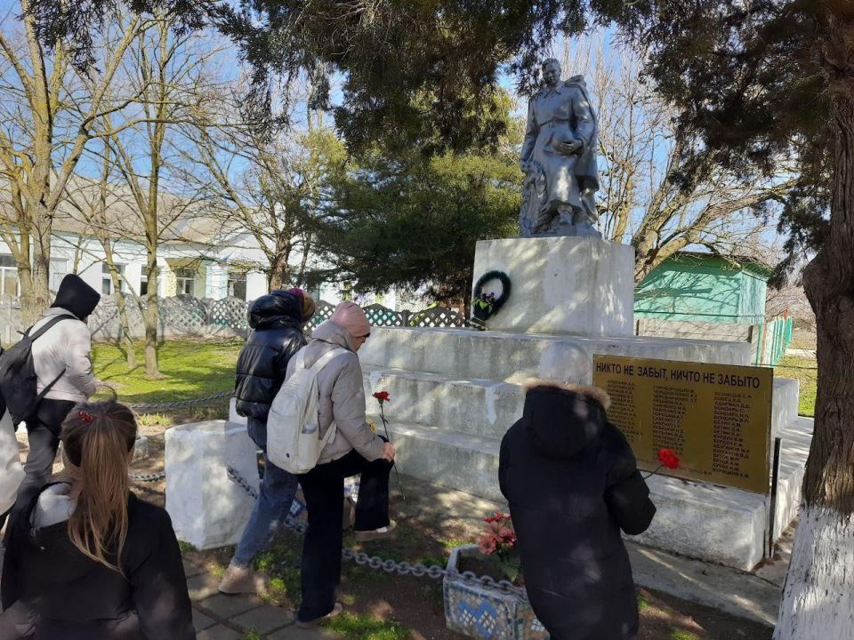В Николаевке почтили память освободителей Херсона В Николаевке почтили память освободителей Херсона