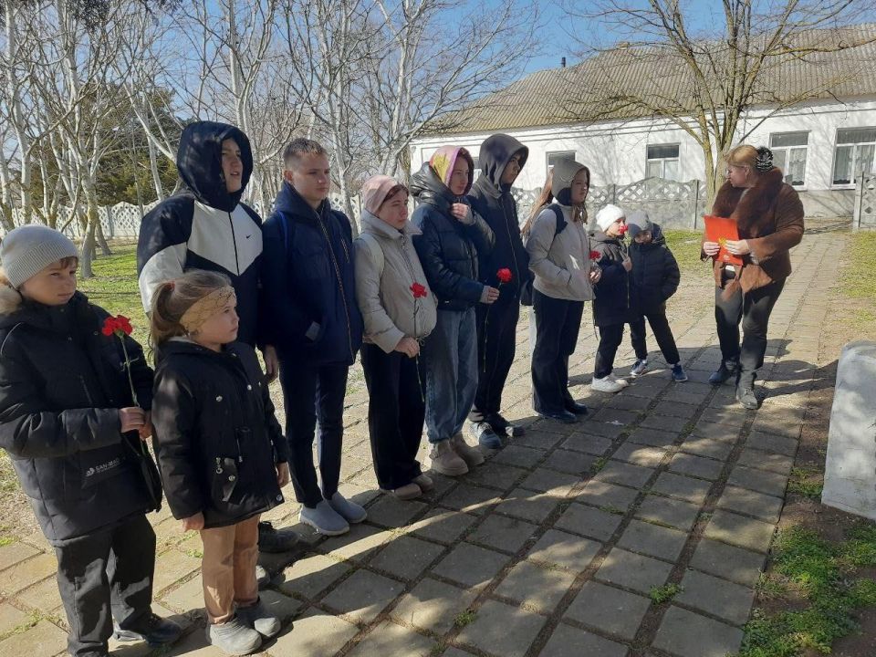 В Николаевке почтили память освободителей Херсона В Николаевке почтили память освободителей Херсона