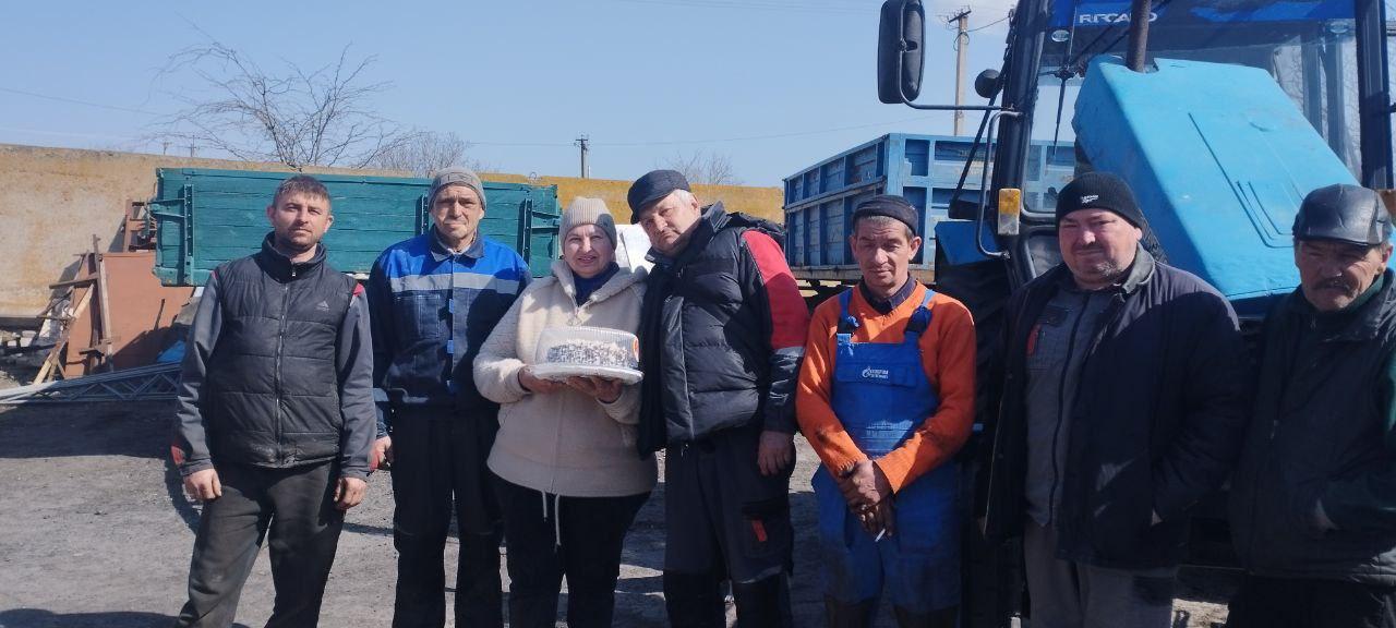 С профессиональным праздником поздравила начальник Любимовского территориального отдела рабочих коммунального сервиса С профессиональным праздником поздравила начальник Любимовского территориального отдела рабочих коммунального сервиса