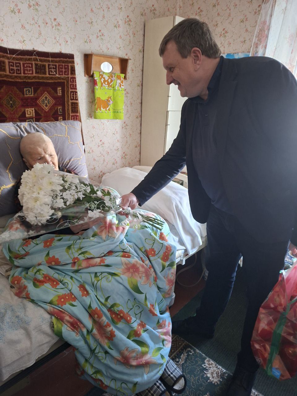 Сегодня поздравления с днем рождения принимает долгожительница нашего округа Сегодня поздравления с днем рождения принимает долгожительница нашего округа