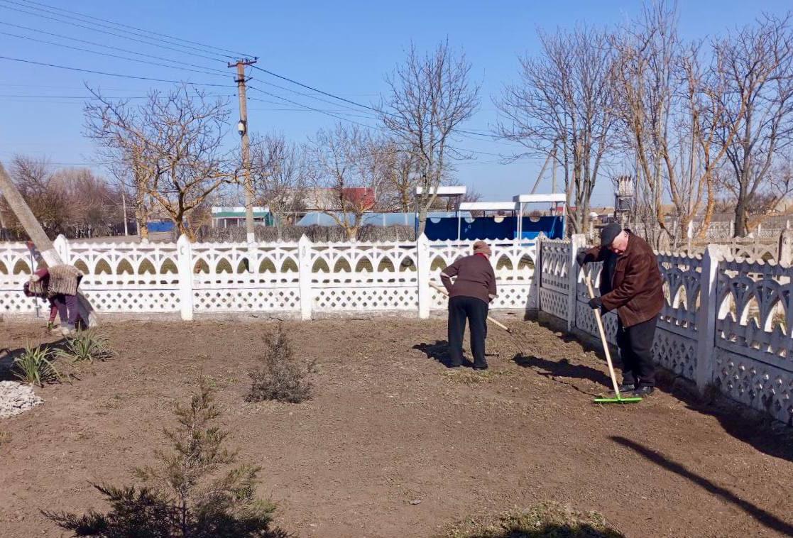 Весенний субботник в Новороссийском СДК Скадовского округа Весенний субботник в Новороссийском СДК Скадовского округа