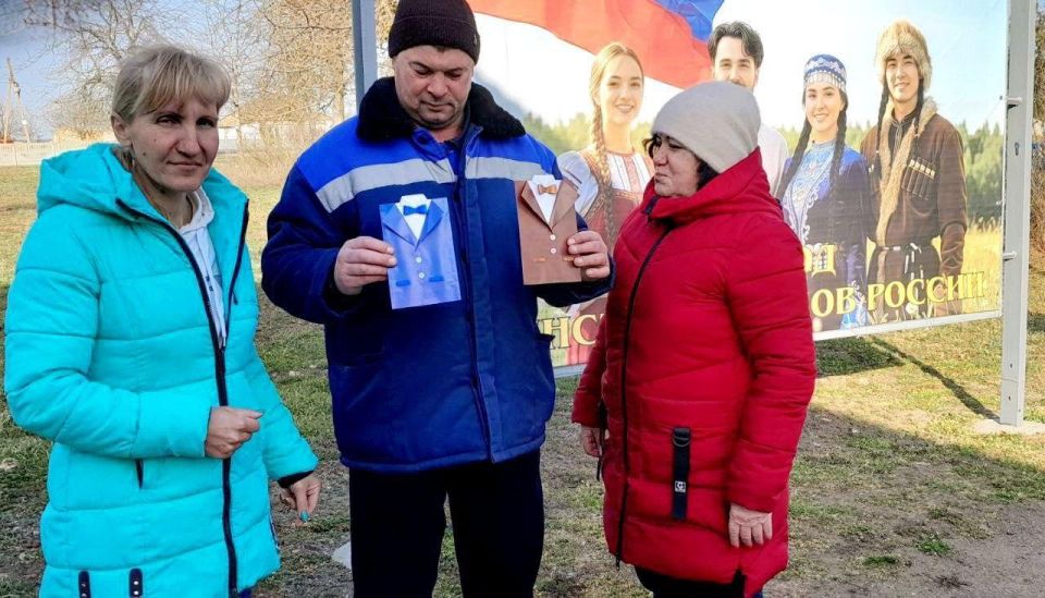 Работники культуры села Богдановка поздравили сотрудников «Коммунального сервиса Каховки» с профессиональным праздником Работники культуры села Богдановка поздравили сотрудников «Коммунального сервиса Каховки» с профессиональным праздником