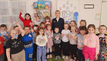 В Чаплынском округе Херсонской области сотрудники Госавтоинспекции провели профилактическое мероприятие для детсадовцев