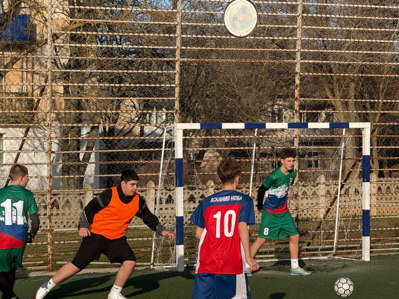 Футбол в честь Великой Победы: в Аскании-Нова прошел памятный матч! Футбол в честь Великой Победы: в Аскании-Нова прошел памятный матч!