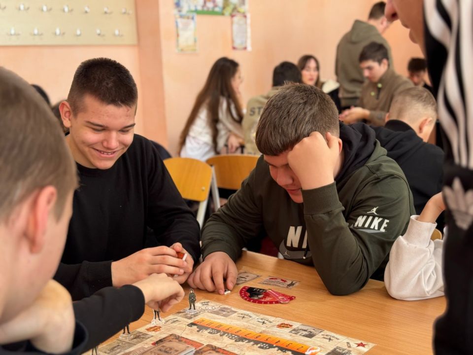 Как рассказать молодому поколению о подвиге их предков? Как рассказать молодому поколению о подвиге их предков?